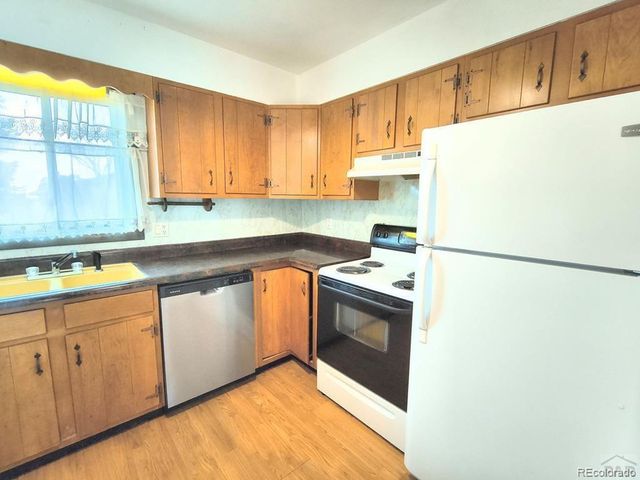 5729 Lake Beckwith Pl, Colorado City, CO 81019
