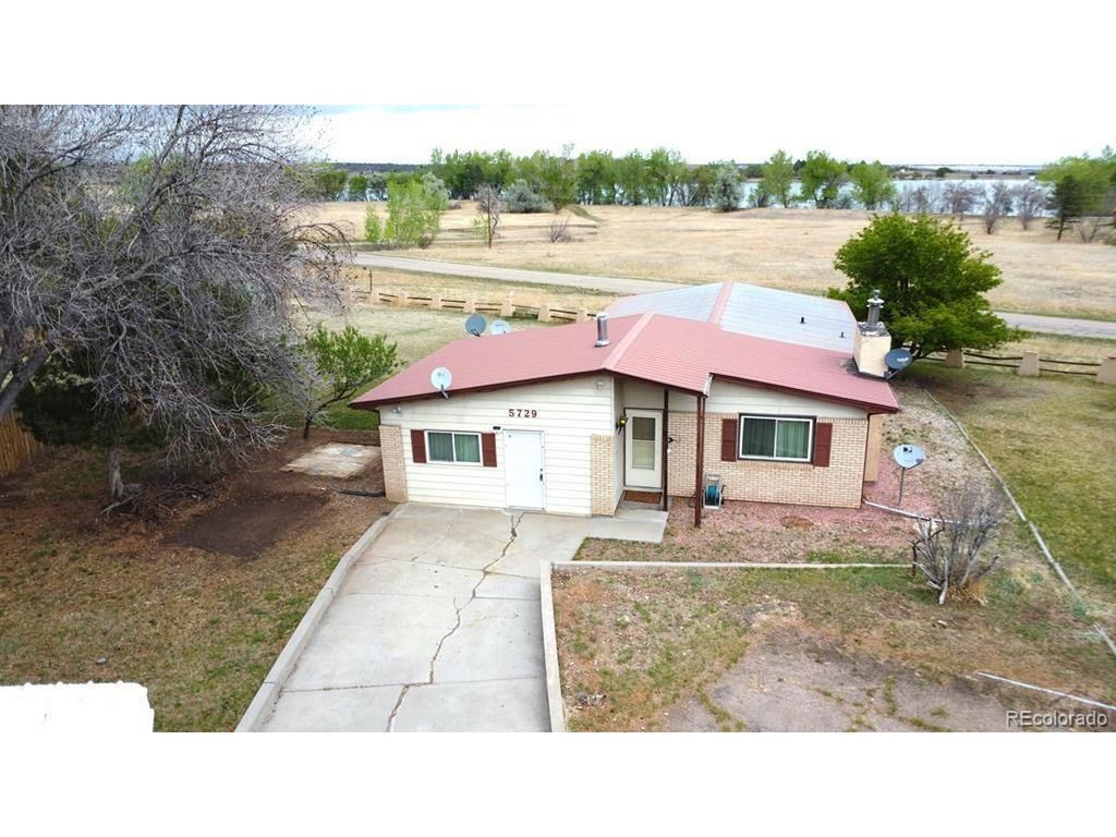 5729 Lake Beckwith Pl, Colorado City, CO 81019