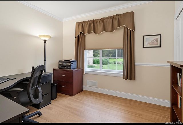 106 Fox Hill Run, Rock Tavern, NY 12575