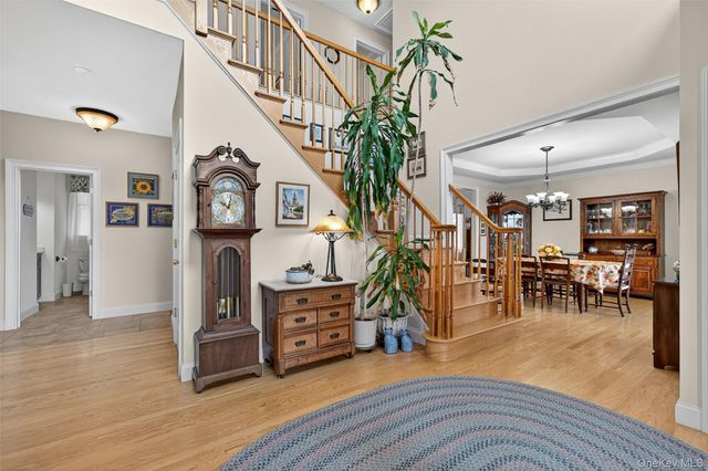 106 Fox Hill Run, Rock Tavern, NY 12575