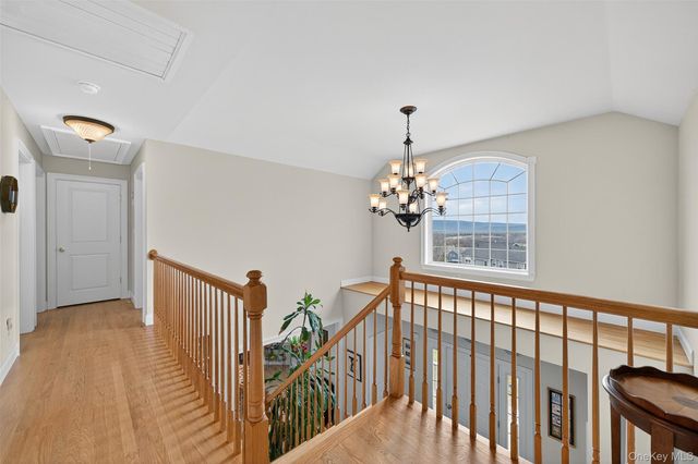 106 Fox Hill Run, Rock Tavern, NY 12575