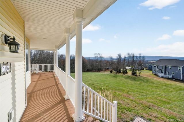 106 Fox Hill Run, Rock Tavern, NY 12575