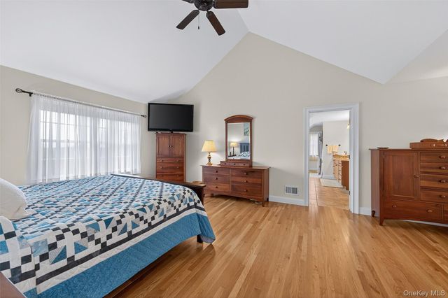 106 Fox Hill Run, Rock Tavern, NY 12575