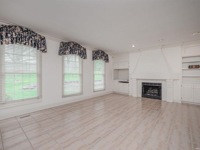 10286 Shefield Court, Newburgh, IN 47630