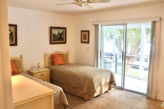 2050 NE 39th Street 209w, Lighthouse Point, FL 33064
