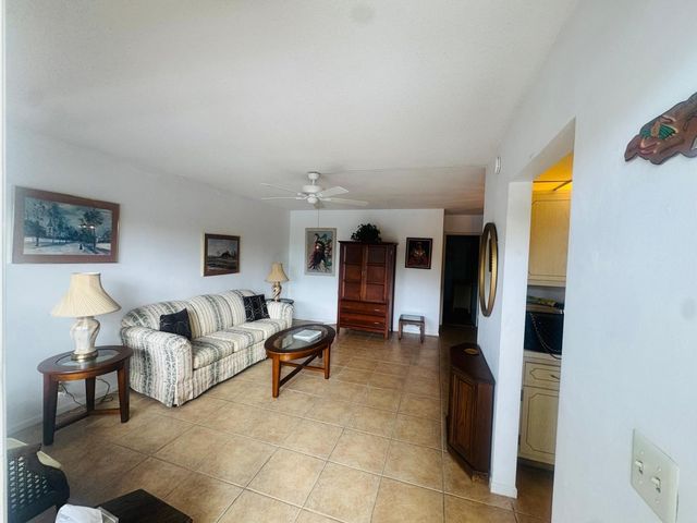 2050 NE 39th Street 209w, Lighthouse Point, FL 33064