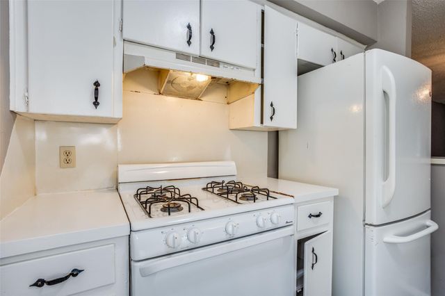 607 Thrush Ave B, Austin, TX 78753