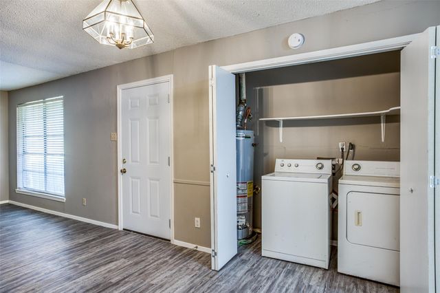 607 Thrush Ave B, Austin, TX 78753