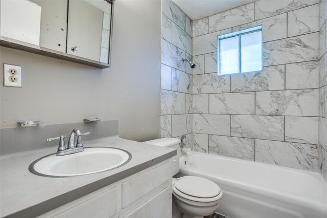 607 Thrush Ave B, Austin, TX 78753