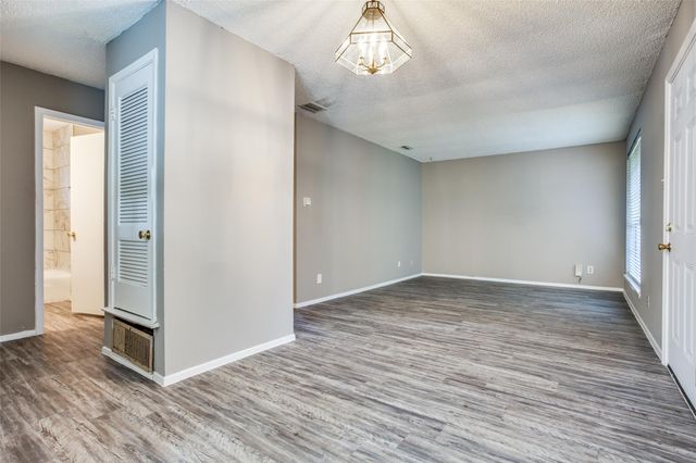 607 Thrush Ave B, Austin, TX 78753