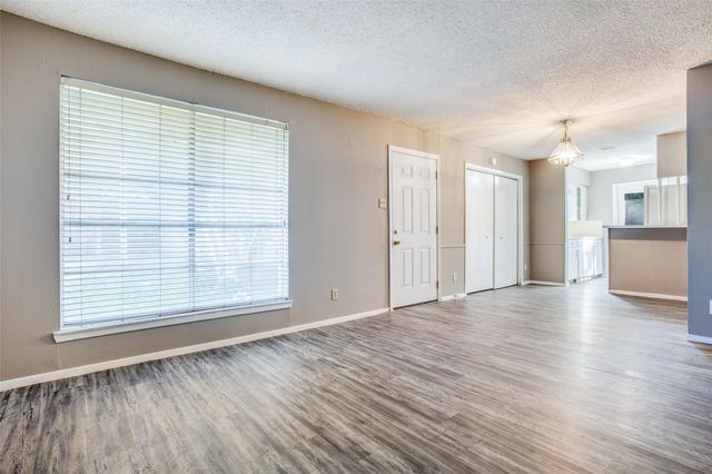 607 Thrush Ave B, Austin, TX 78753