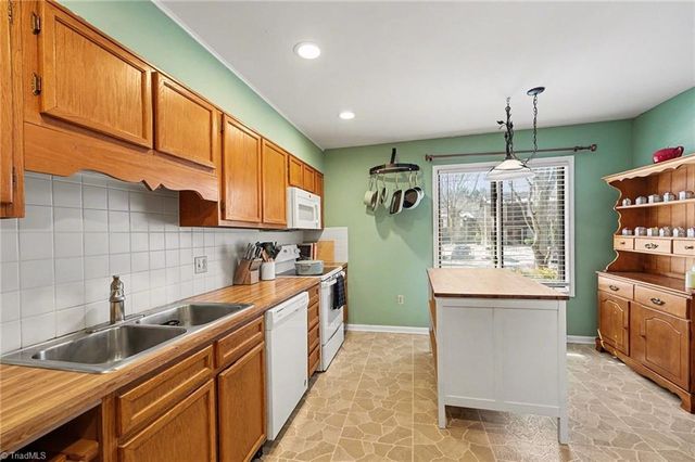 5367 Larch Court, Winston-salem, NC 27104