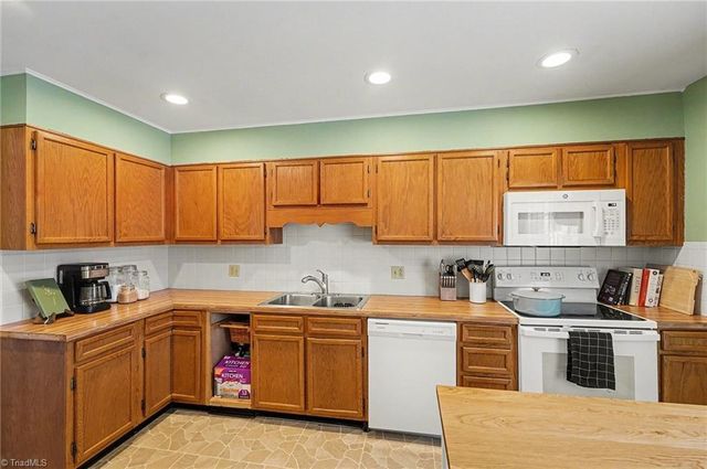 5367 Larch Court, Winston-salem, NC 27104