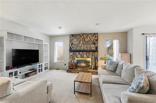 5367 Larch Court, Winston-salem, NC 27104