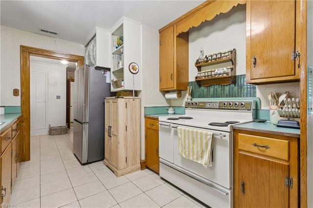 812 Poquoson AVE, Poquoson, VA 23662