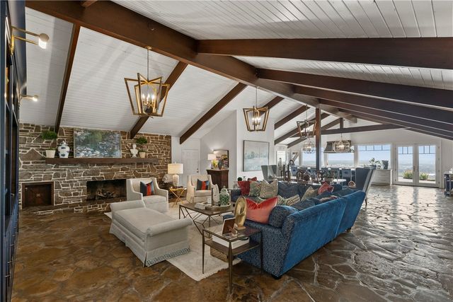 5292 N Graham Road, Springdale, AR 72762