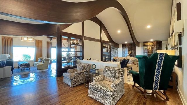 5292 N Graham Road, Springdale, AR 72762