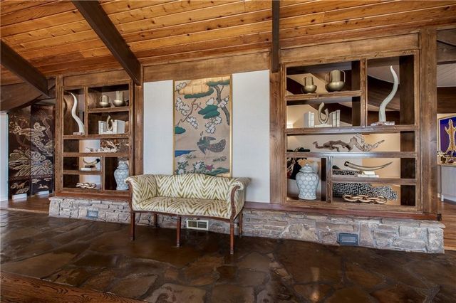 5292 N Graham Road, Springdale, AR 72762