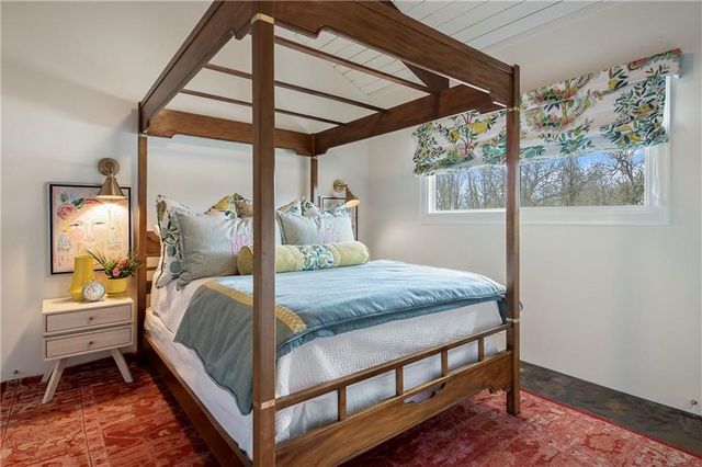 5292 N Graham Road, Springdale, AR 72762