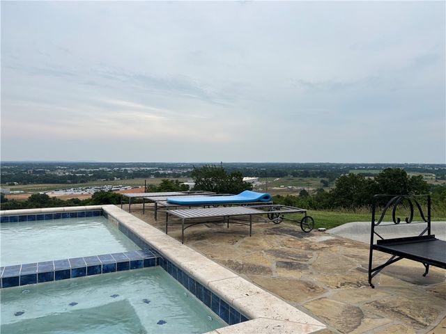 5292 N Graham Road, Springdale, AR 72762