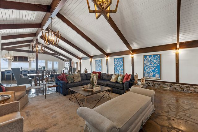 5292 N Graham Road, Springdale, AR 72762