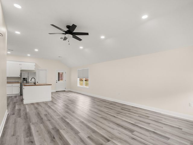 1004 S 9th. St., Leesville, LA 71446