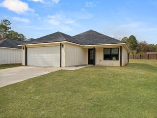 1004 S 9th. St., Leesville, LA 71446