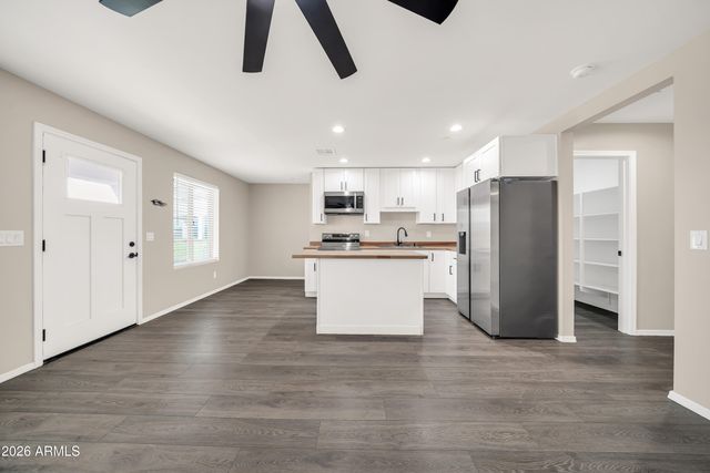 9321 W BUCKSKIN Trail, Peoria, AZ 85383