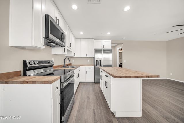 9321 W BUCKSKIN Trail, Peoria, AZ 85383
