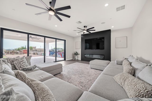 9321 W BUCKSKIN Trail, Peoria, AZ 85383