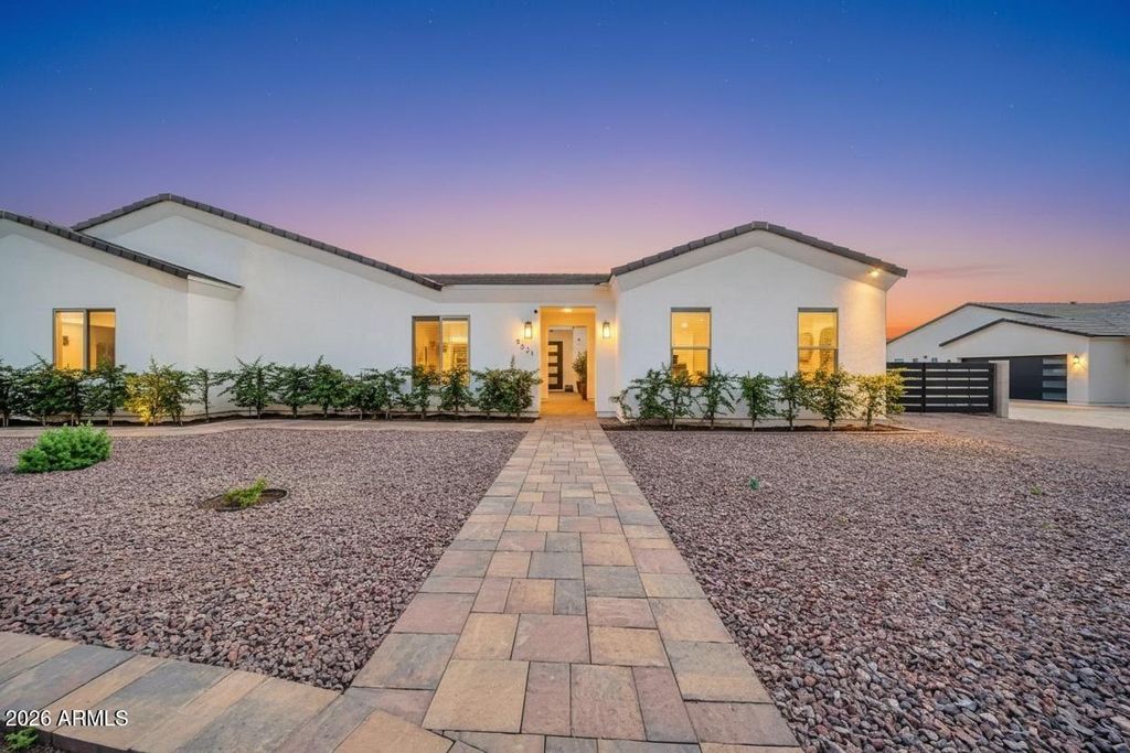 9321 W BUCKSKIN Trail, Peoria, AZ 85383 — photo 2