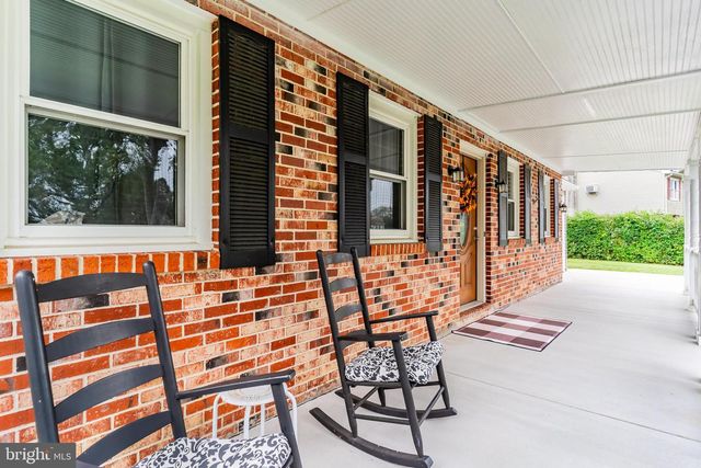 6 MYRTLEWOOD CT, Lancaster, PA 17603