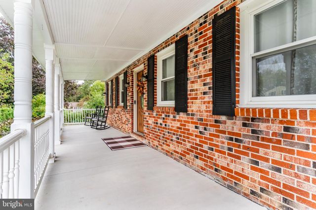 6 MYRTLEWOOD CT, Lancaster, PA 17603