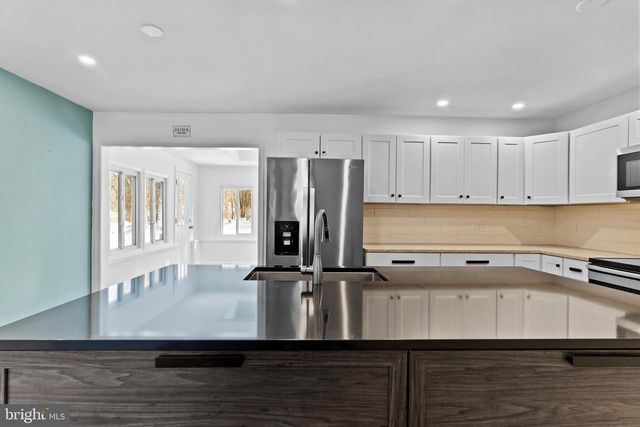 6 MYRTLEWOOD CT, Lancaster, PA 17603