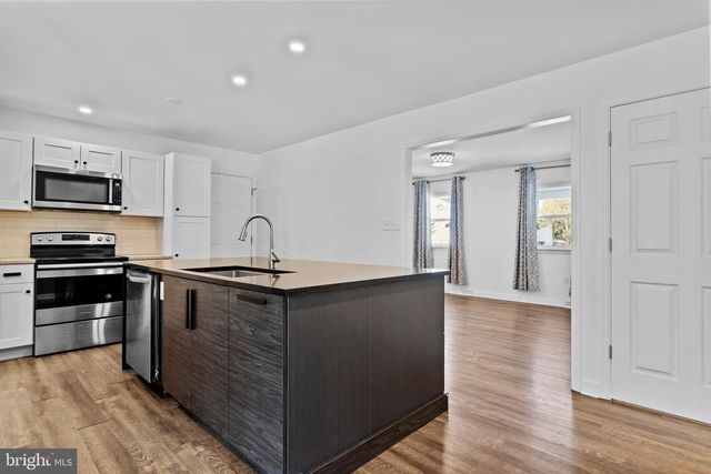 6 MYRTLEWOOD CT, Lancaster, PA 17603