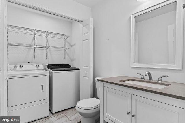 6 MYRTLEWOOD CT, Lancaster, PA 17603