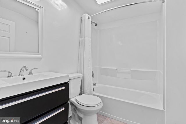 6 MYRTLEWOOD CT, Lancaster, PA 17603