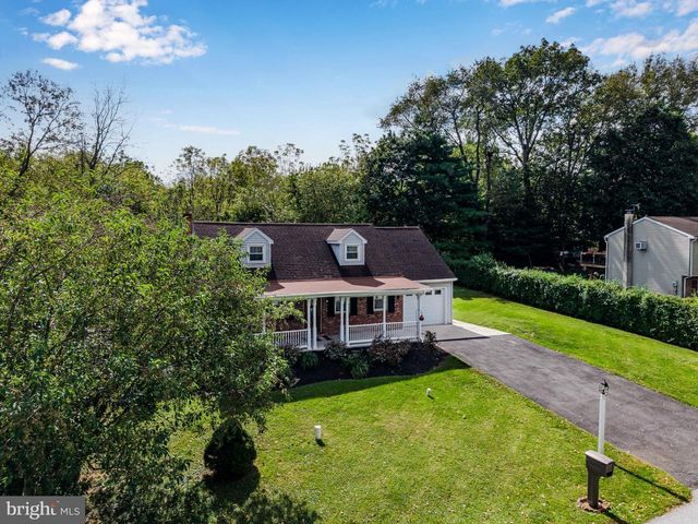 6 MYRTLEWOOD CT, Lancaster, PA 17603