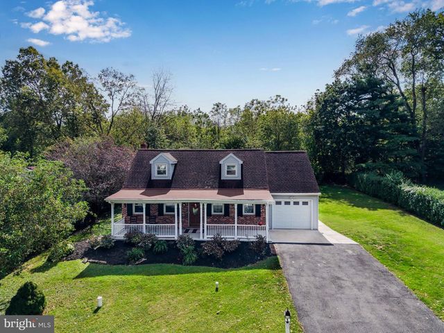 6 MYRTLEWOOD CT, Lancaster, PA 17603