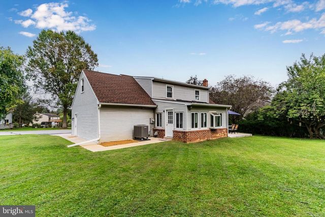 6 MYRTLEWOOD CT, Lancaster, PA 17603