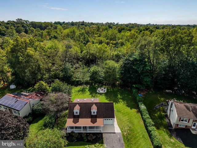 6 MYRTLEWOOD CT, Lancaster, PA 17603