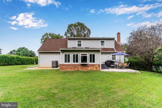 6 MYRTLEWOOD CT, Lancaster, PA 17603