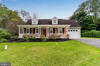 6 MYRTLEWOOD CT, Lancaster, PA 17603