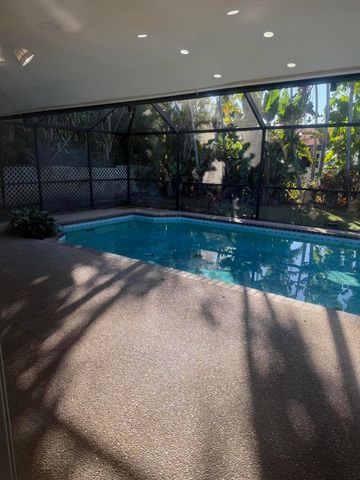 676 NW 107th Lane, Coral Springs, FL 33071