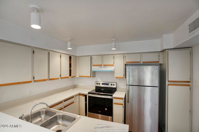 1717 E UNION HILLS Drive 1032, Phoenix, AZ 85024