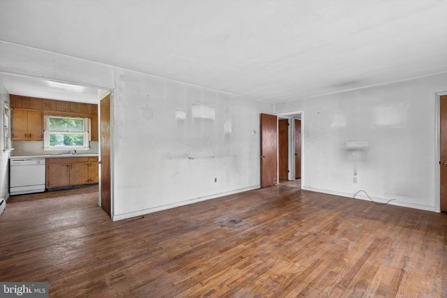 135 PIKELAND AVE, Spring City, PA 19475