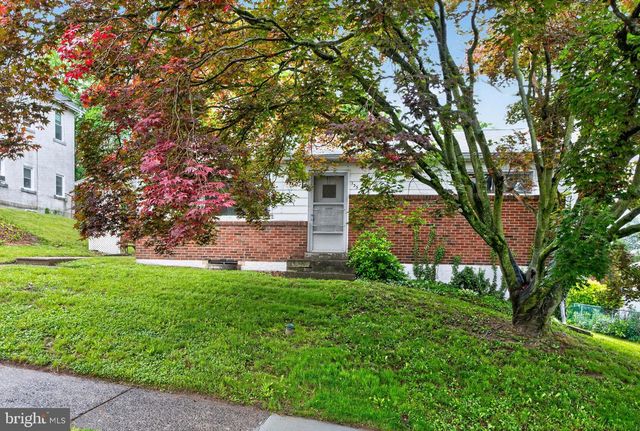 135 PIKELAND AVE, Spring City, PA 19475