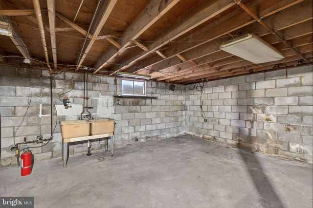 135 PIKELAND AVE, Spring City, PA 19475