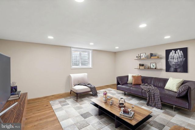 135 PIKELAND AVE, Spring City, PA 19475