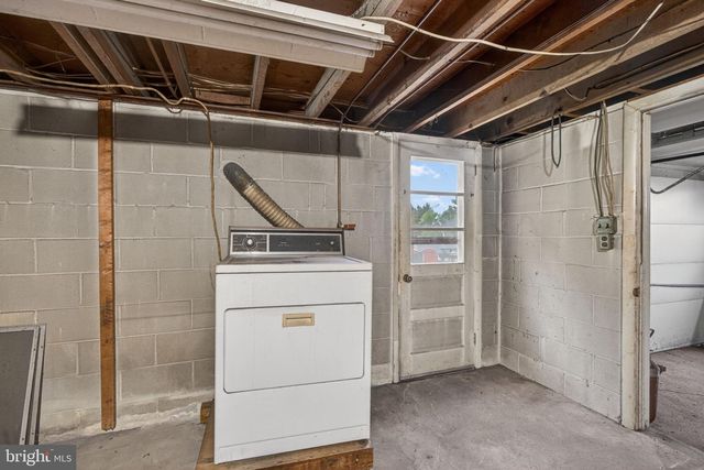 135 PIKELAND AVE, Spring City, PA 19475